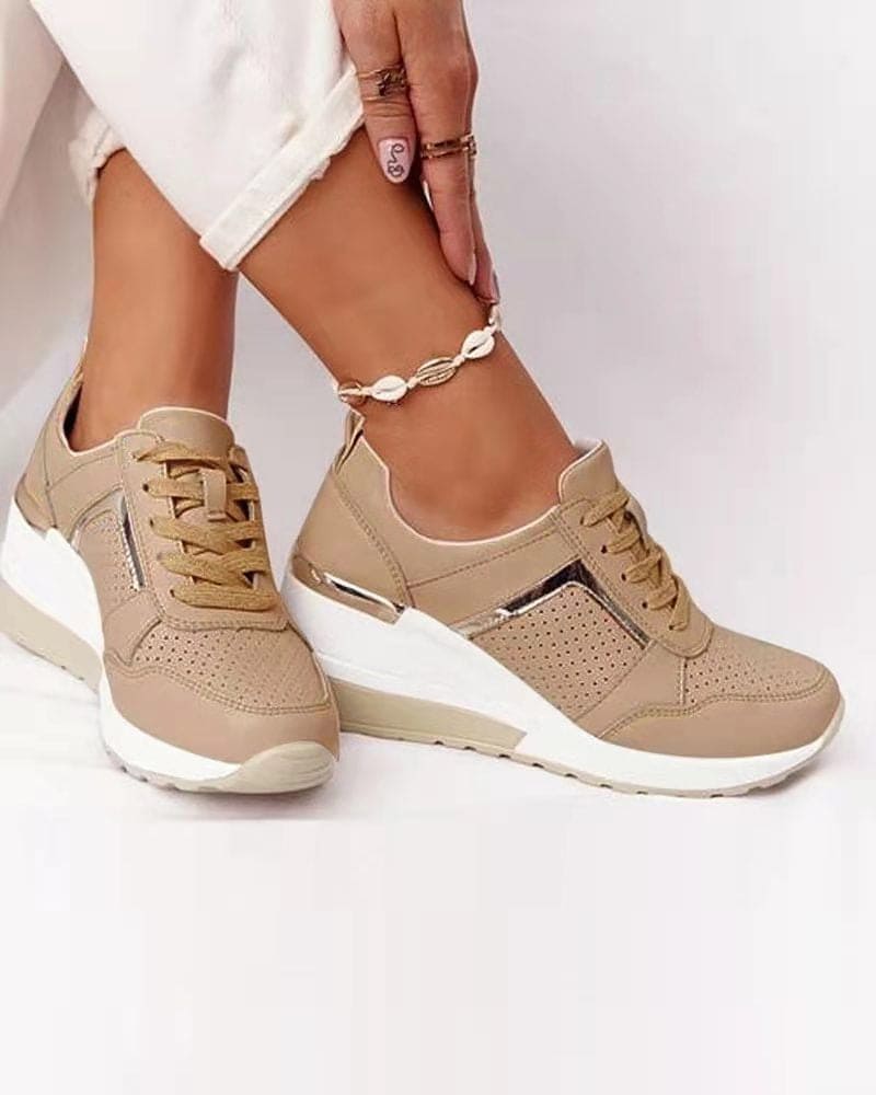 Isa Sneakers met een mesh en sleehak