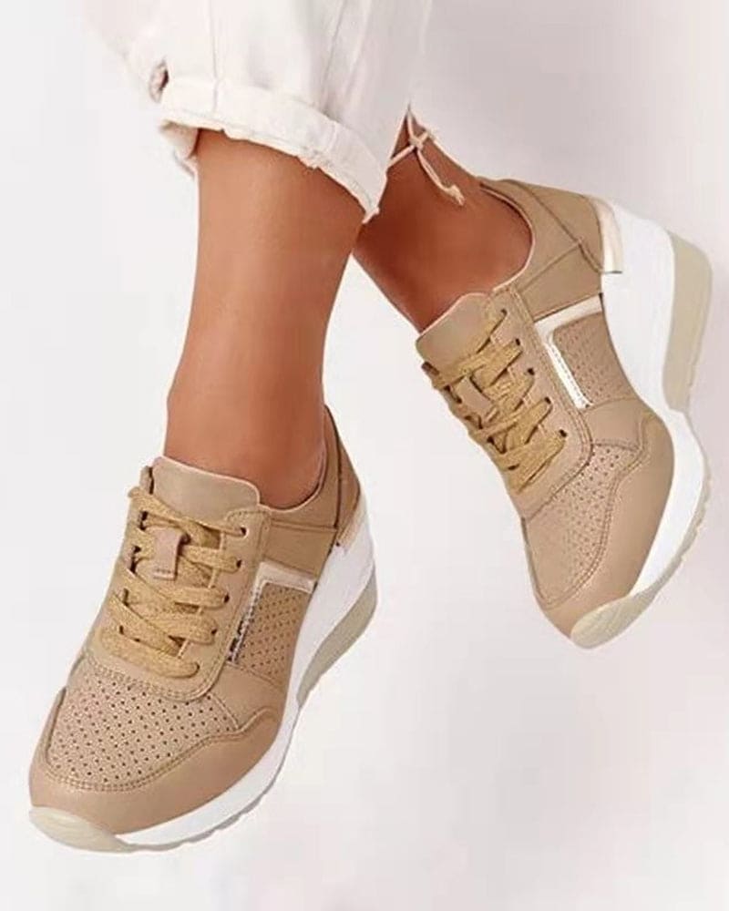 Isa Sneakers met een mesh en sleehak