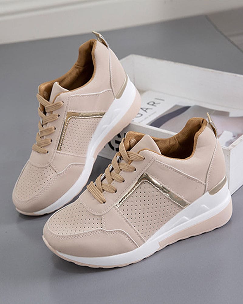 Isa Sneakers met een mesh en sleehak