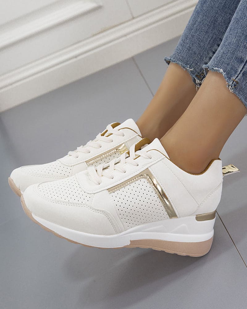 Isa Sneakers met een mesh en sleehak