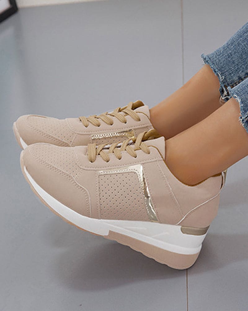 Isa Sneakers met een mesh en sleehak